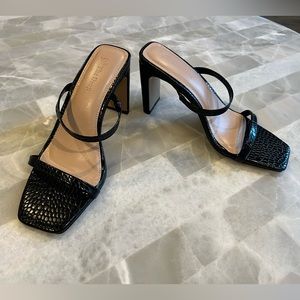 The Drop *Avery*black heels.